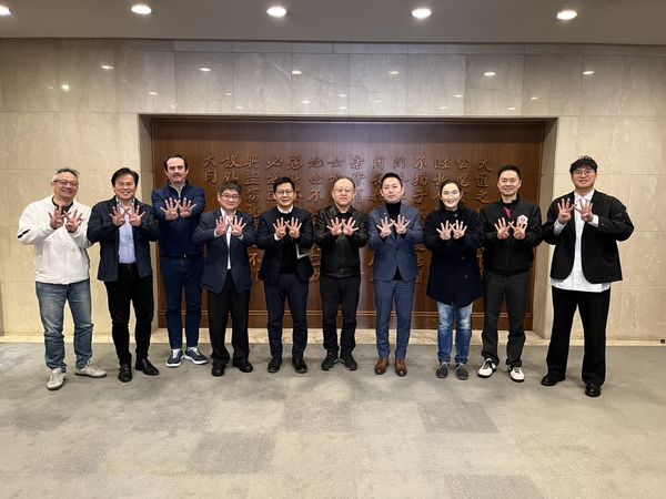 难以打破其